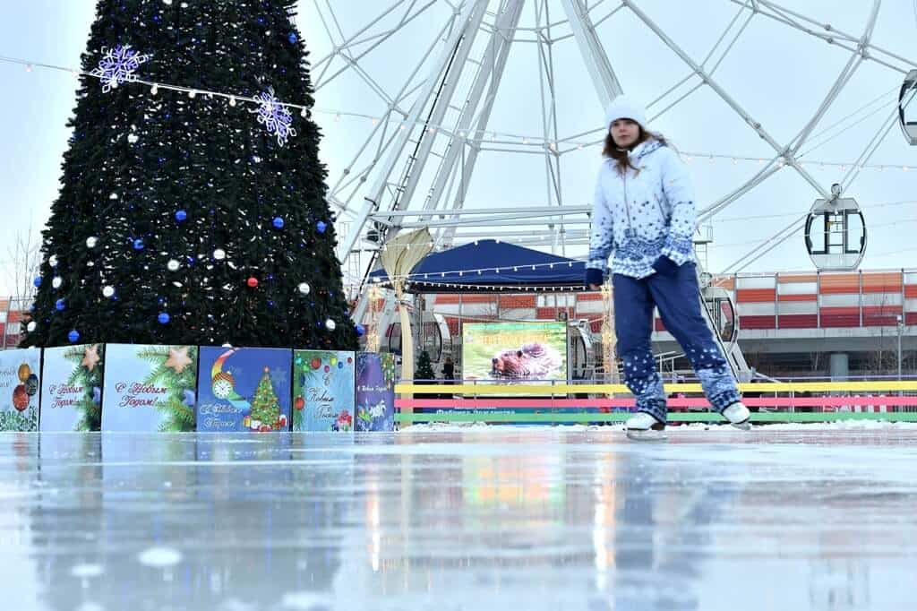 Каток в парке «Сказка».